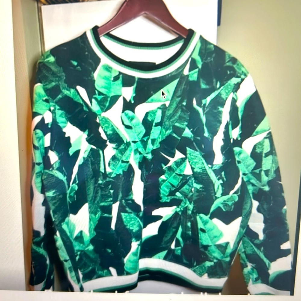 New-Maison cinquant  multi printed unisex top.  High quality fabric.  Great …